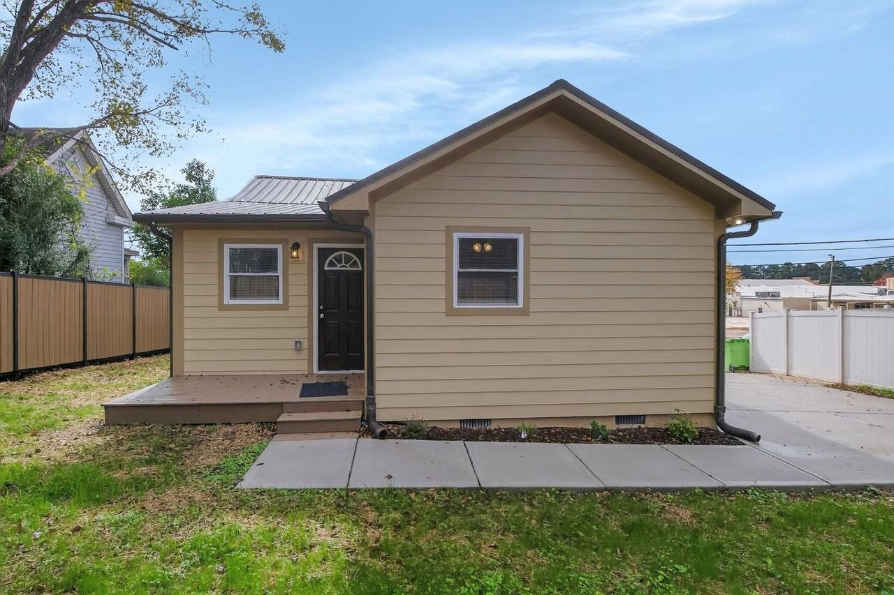 509 Hoke St - Photo 7 of 26