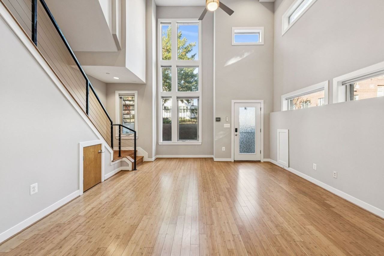 241 R St Ne #A - Photo 5 of 33