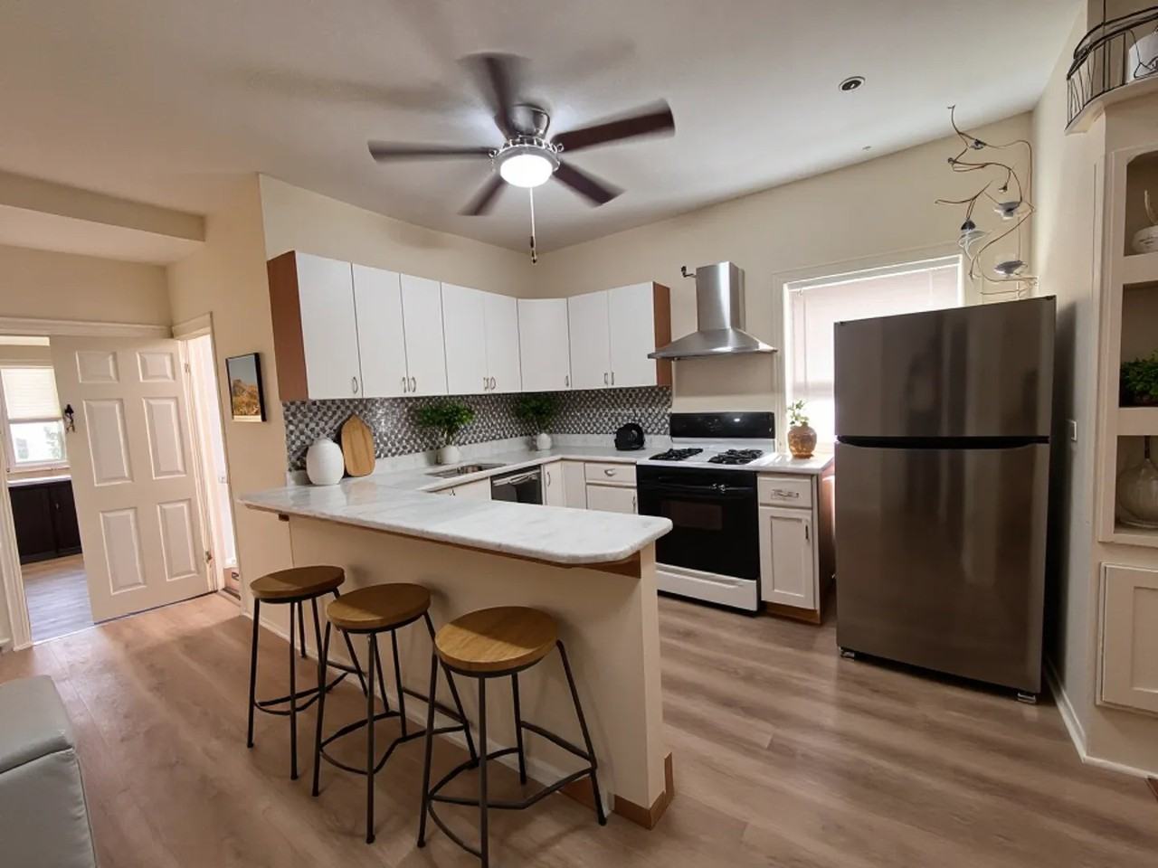 3741 3741 , Chicago South Union Ave. - Photo 3 of 26