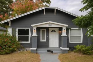 featured image of 1216 E 33rd Ave