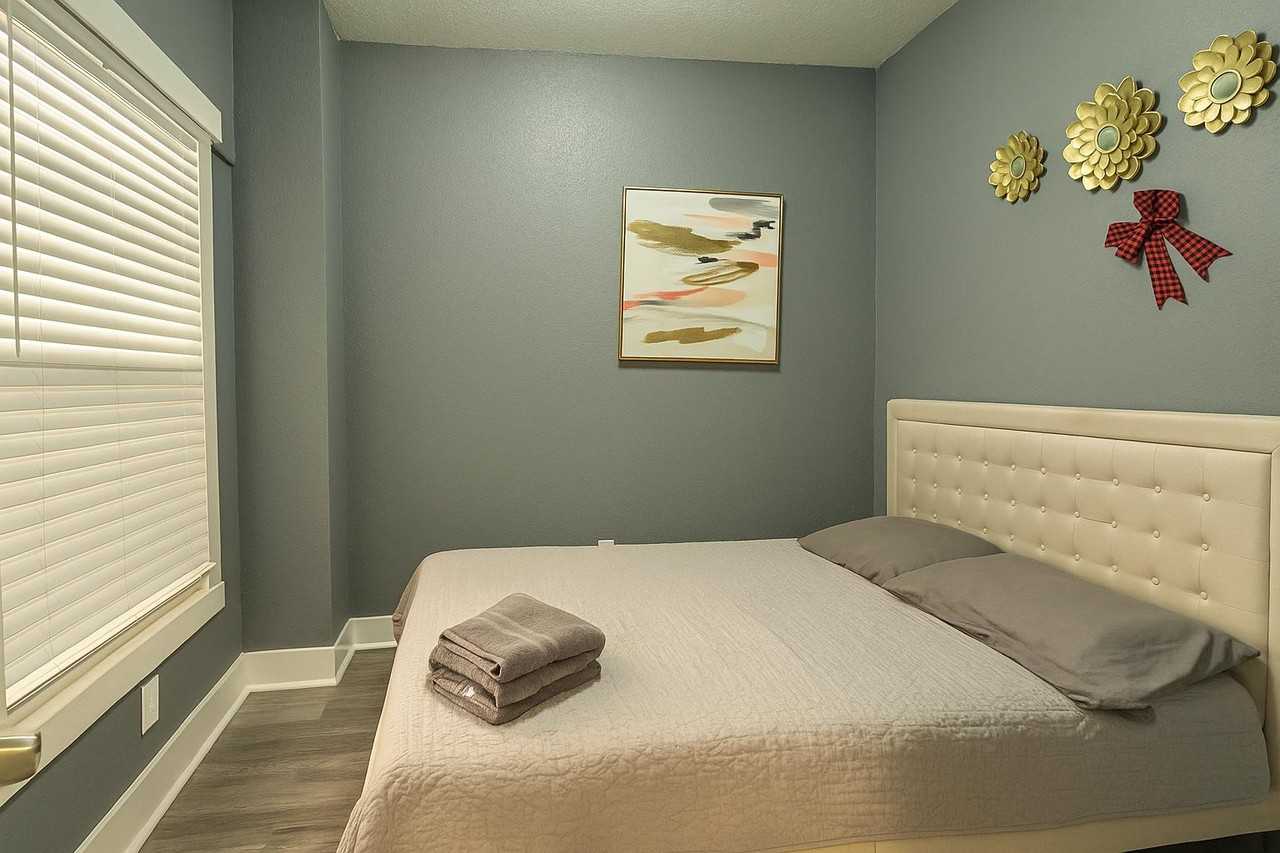 1216 33rd Avenue - Photo 6 of 11