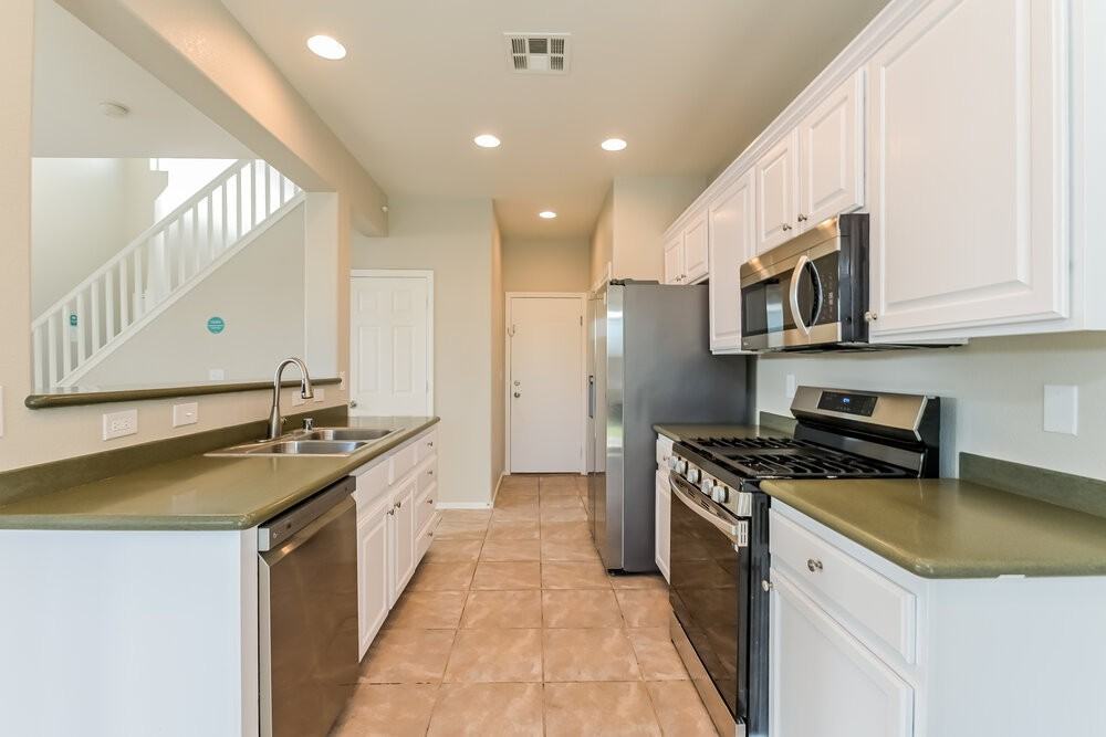 500 Blushing Maple St - Photo 7 of 17