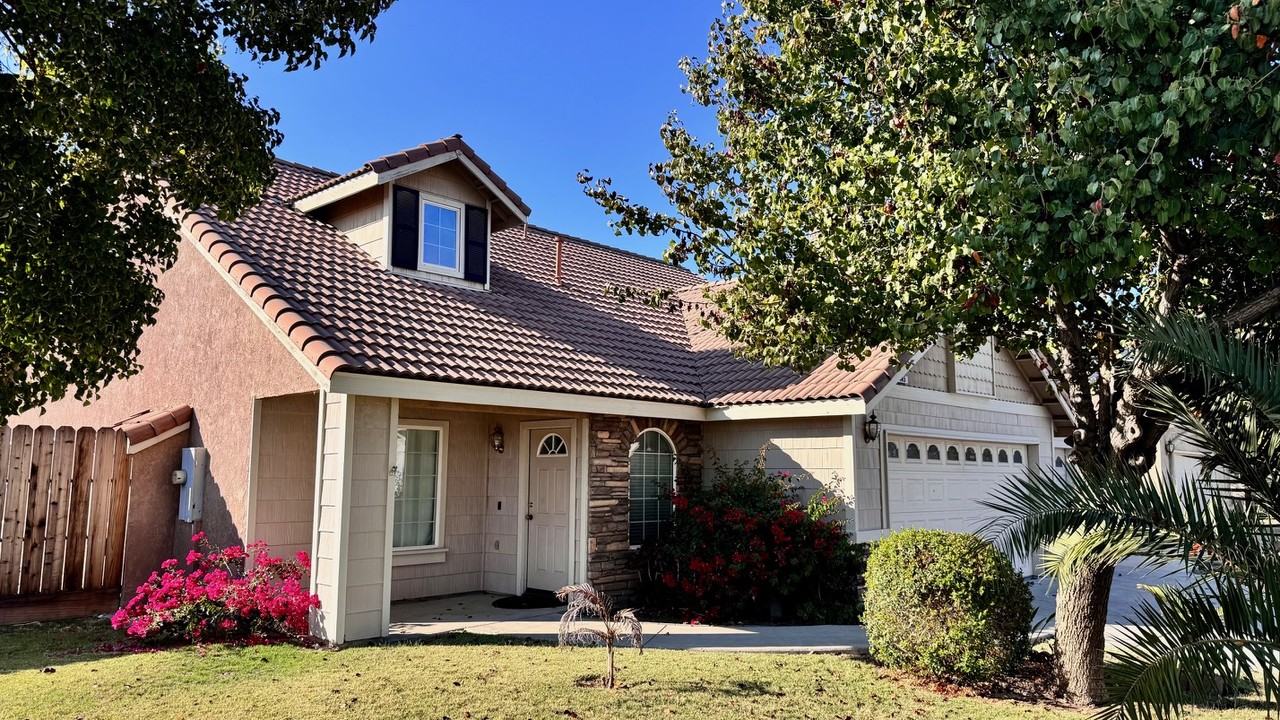 445 S 19th Ave #NA - Photo 2 of 7