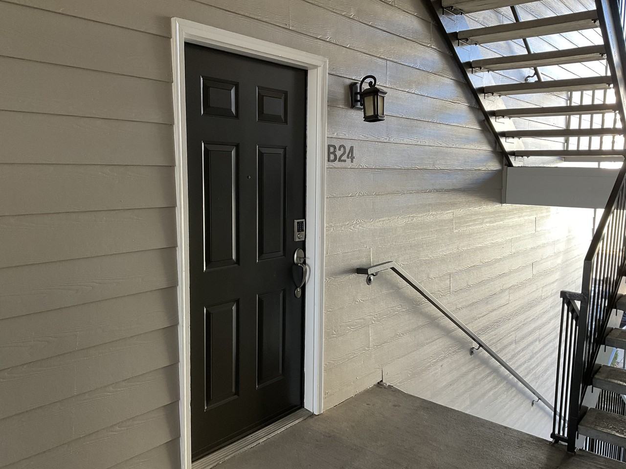 6005 Castlegate Dr W #W - Photo 6 of 50