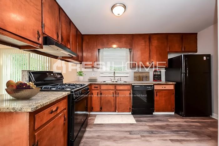 7009 Ledgewood Dr - Photo 2 of 19