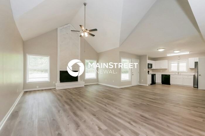 2242 Marion Ln - Photo 2 of 17