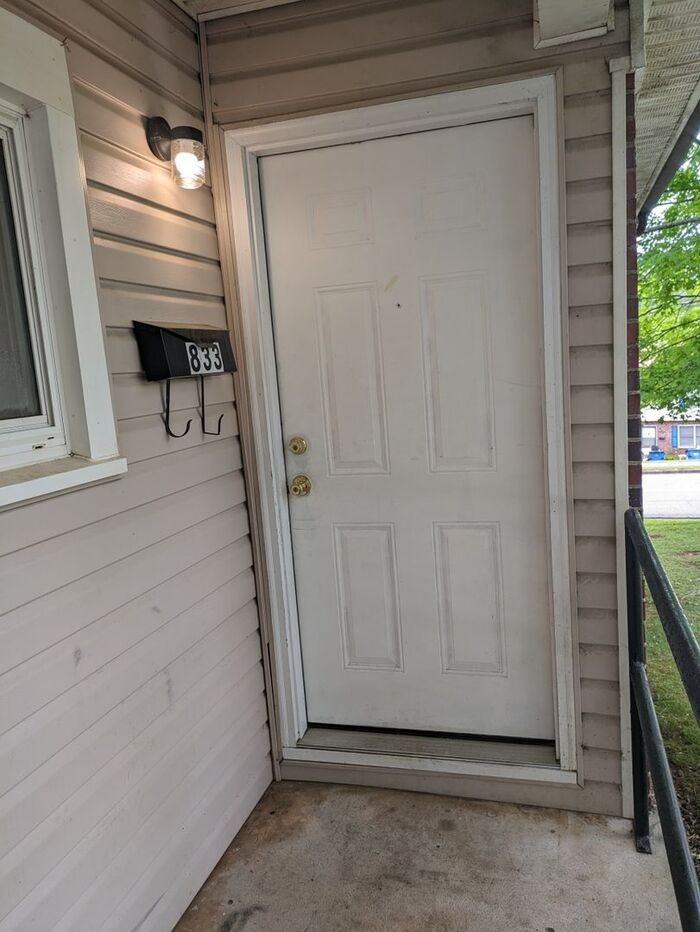 833 4th Ave Sw - Photo 2 of 9