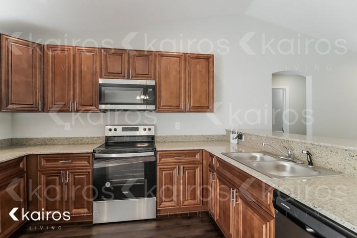 2642 Southwest 165th Street Road - Photo 6 of 17