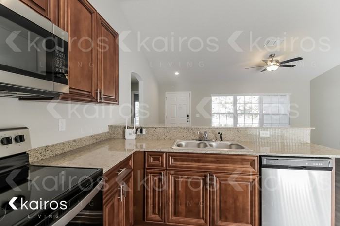 2642 Southwest 165th Street Road - Photo 7 of 17