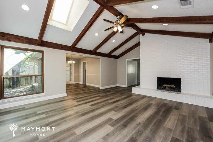 1009 Wood Ridge Dr - Photo 5 of 13