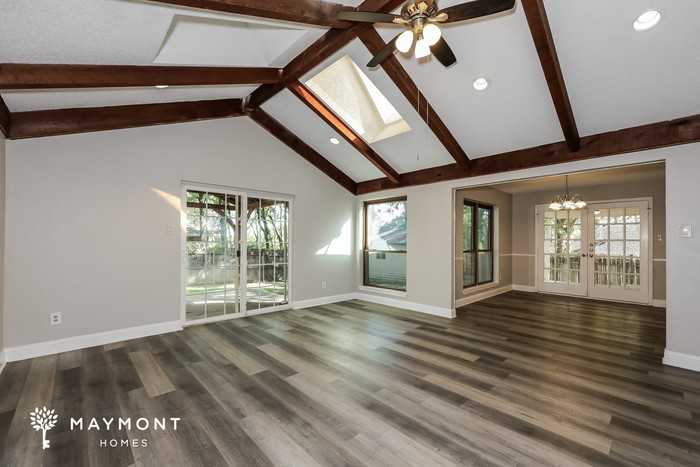 1009 Wood Ridge Dr - Photo 6 of 13