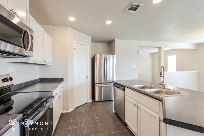 6806 Slaton Flds - Photo 6 of 12