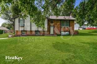 7305 Nw 76th Pl - Photo 1 of 1