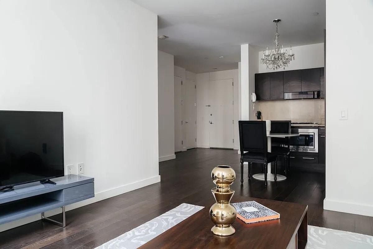 Wall St #2322 - Photo 7 of 15