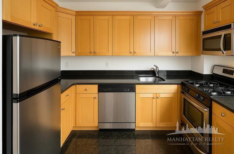 95 Christopher St #14H - Photo 6 of 10