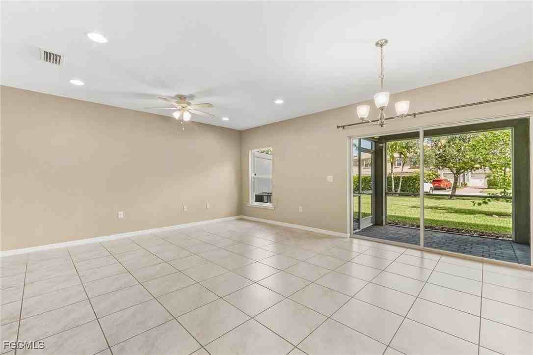 12521 Hammock Cove Boulevard - Photo 3 of 18