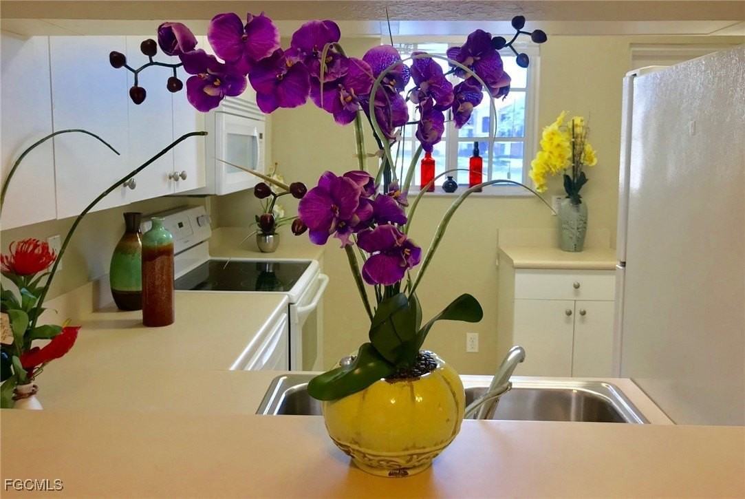 8342 Bernwood Cove Loop Apt 807 #807 - Photo 4 of 16