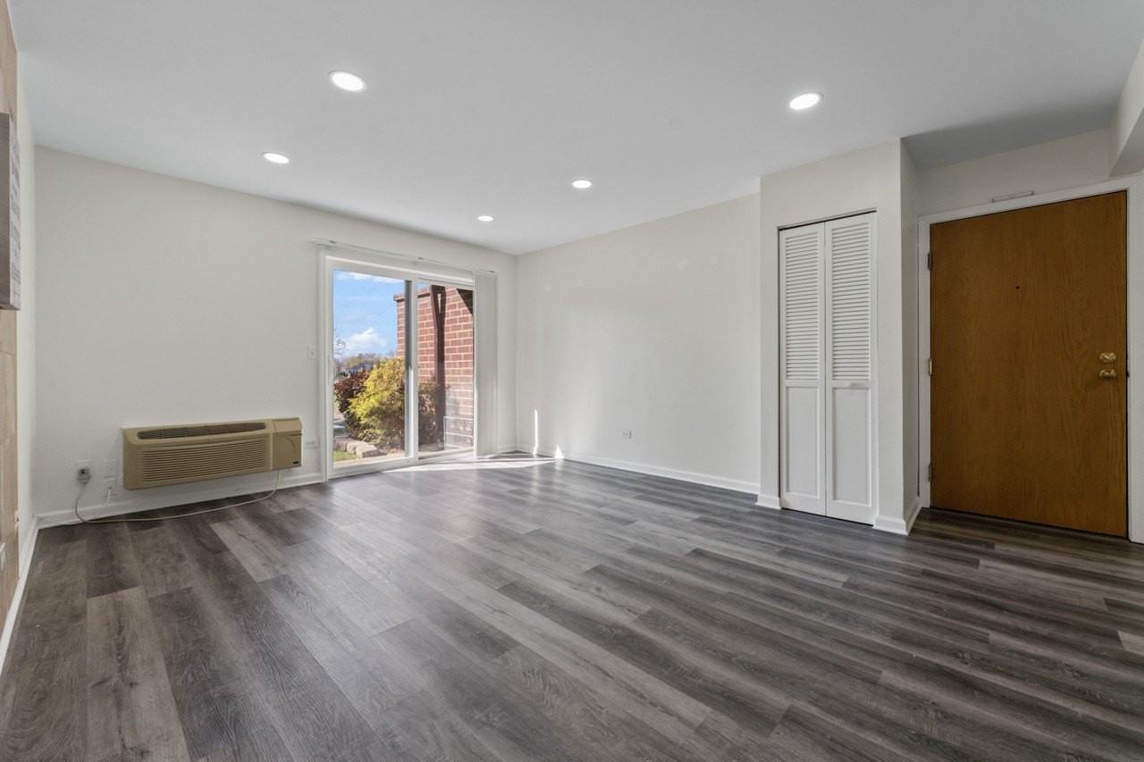 900 North Lakeside Drive #1A - Photo 2 of 26