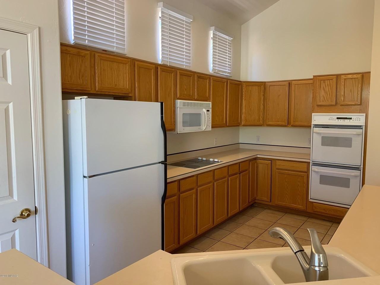 11130 North Desert Flower Drive - Photo 4 of 22