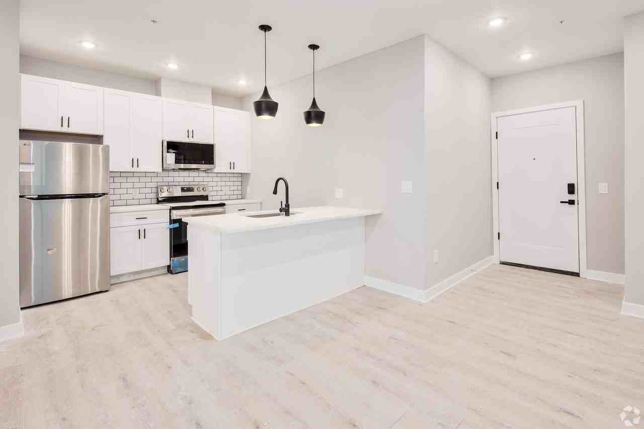 317 Kennedy Street NW - Photo 4 of 20