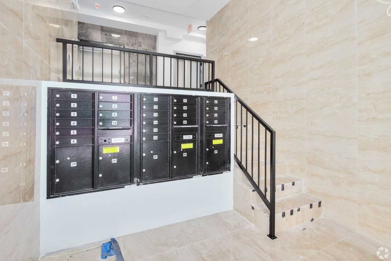 317 Kennedy Street NW - Photo 5 of 20