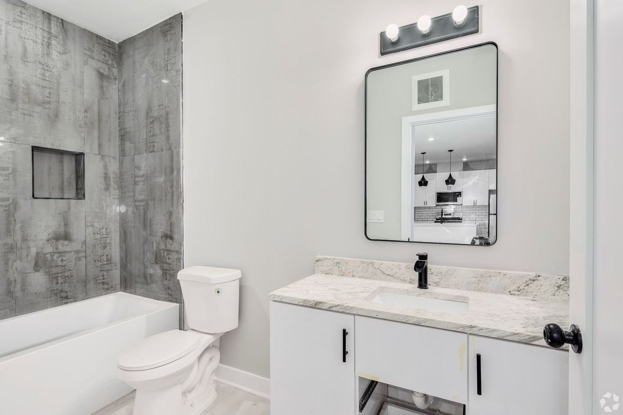 317 Kennedy Street NW - Photo 7 of 20