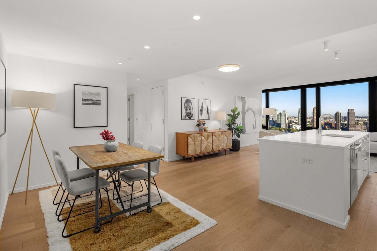 685 1st Ave #1321815P - Photo 4 of 25