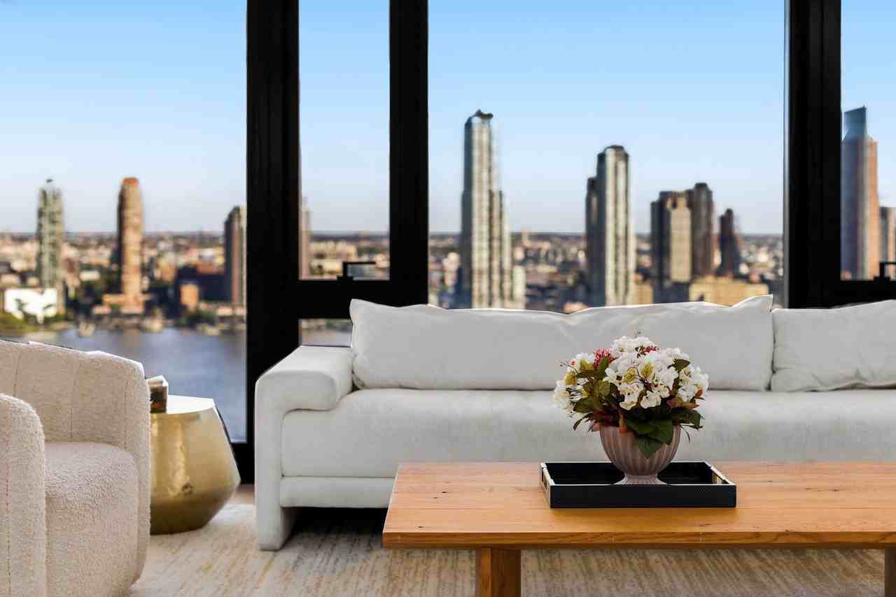 685 1st Ave #1321815P - Photo 6 of 25