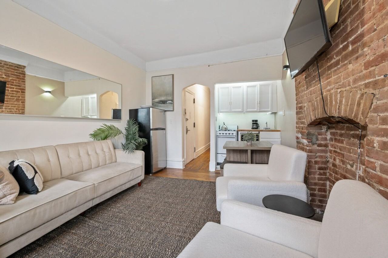 104 W 83rd St #1323934P - Photo 3 of 12
