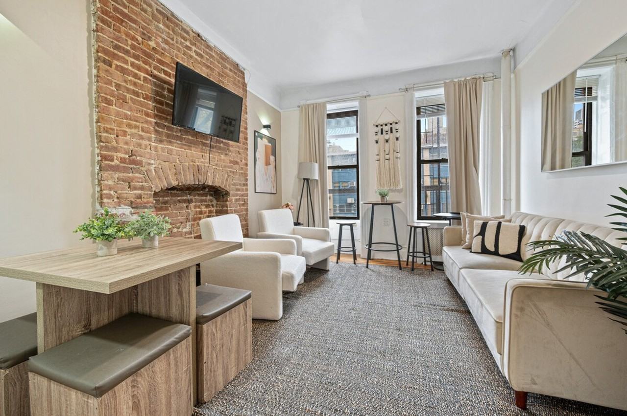 104 W 83rd St #1323934P - Photo 4 of 12