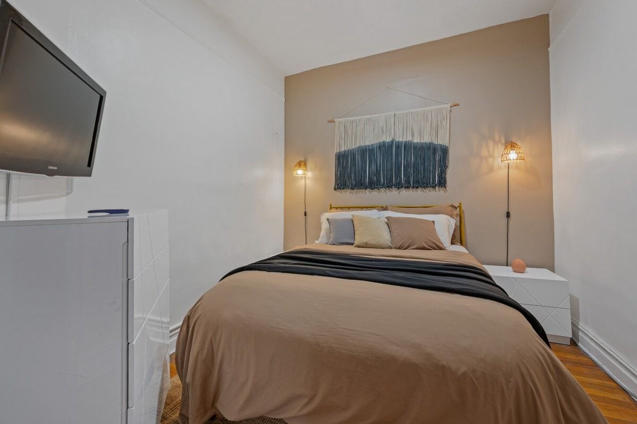 104 W 83rd St #1323934P - Photo 7 of 12