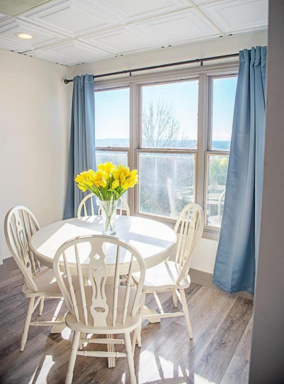 2500 Executive Park Nw - Photo 2 of 19