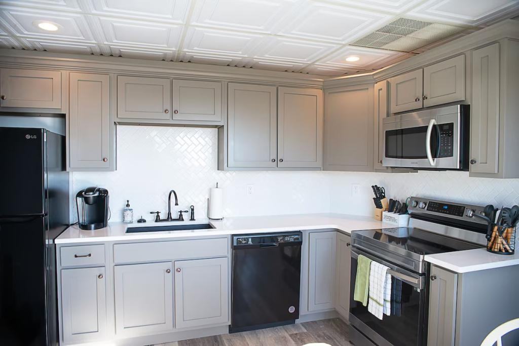 2500 Executive Park Nw - Photo 6 of 19