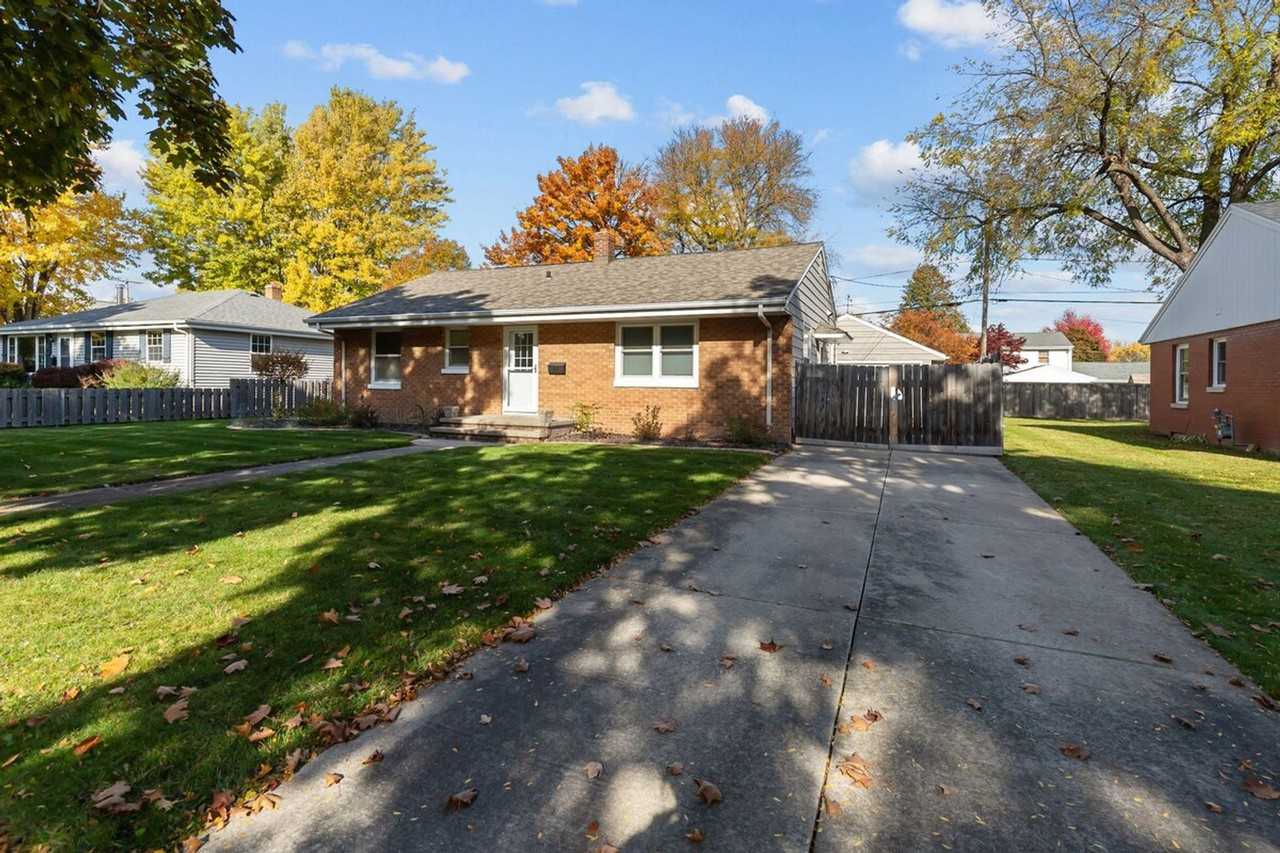 810 East Pershing Street #1296542P - Photo 6 of 22