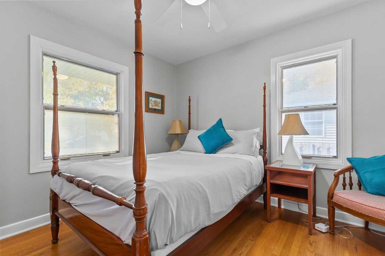 810 E Pershing St #1296542P - Photo 7 of 21