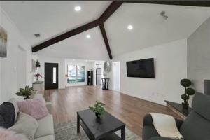 featured image of 2926 Forest Hills Ln