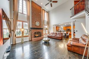 featured image of 3423 Goldfinch Dr
