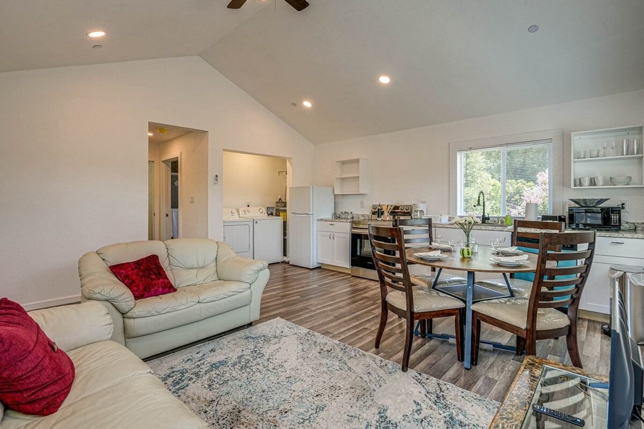 1120 Sunrise Hl #1305282P - Photo 7 of 24