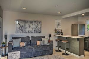 featured image of 2735 Macarthur Blvd