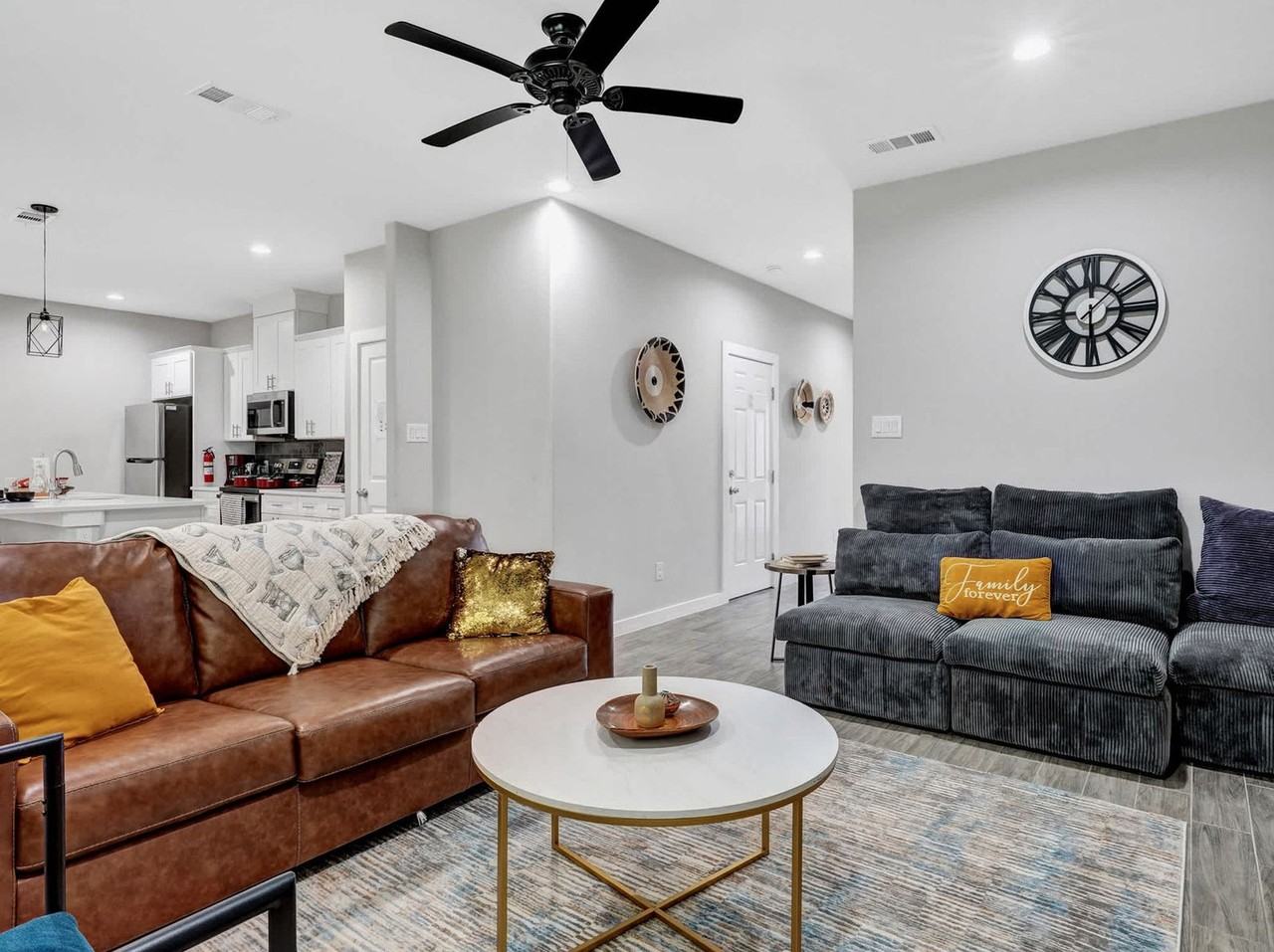 721 Perry Ave #1324866P - Photo 2 of 45