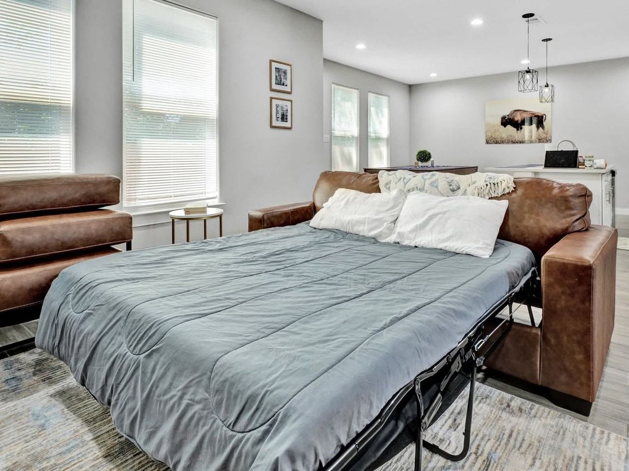 721 Perry Ave #1324866P - Photo 3 of 45