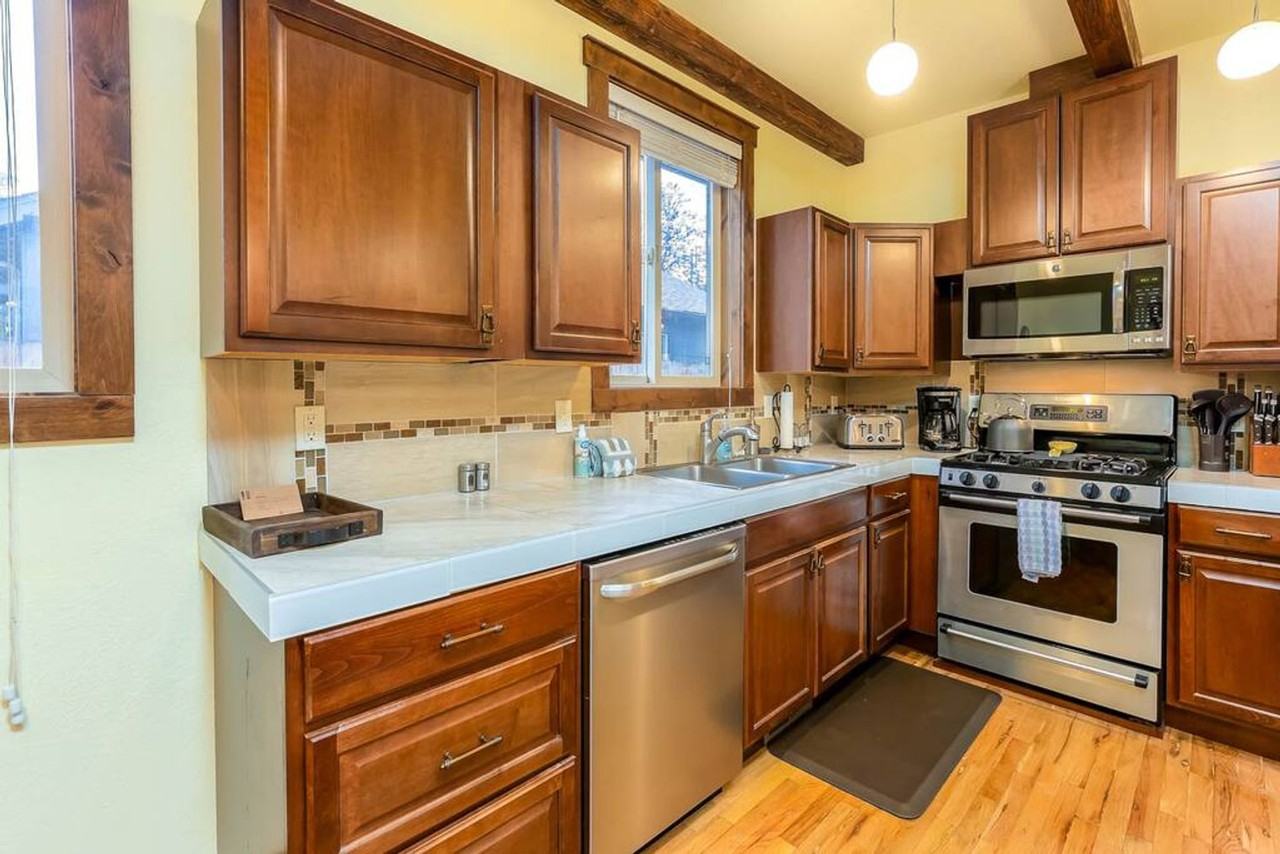 1018 Nw Ogden Ave #1330990P - Photo 6 of 23