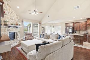featured image of 1370 Pelican Dr