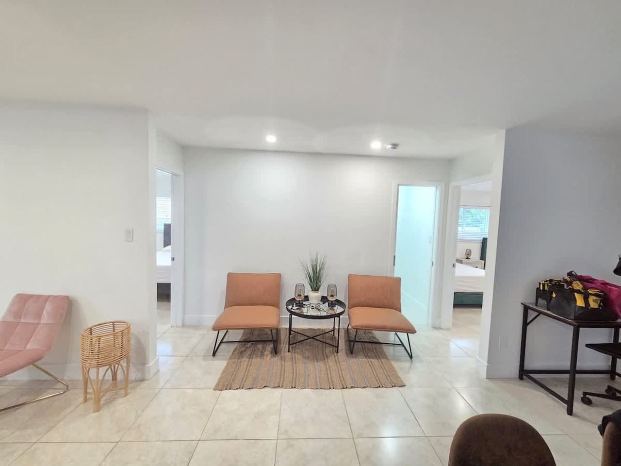 806 Ne 4th St #1336776P - Photo 3 of 47