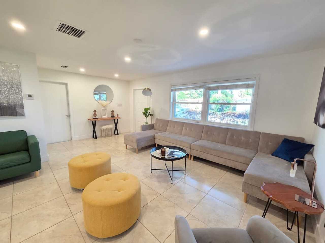 806 Ne 4th St #1336776P - Photo 7 of 47