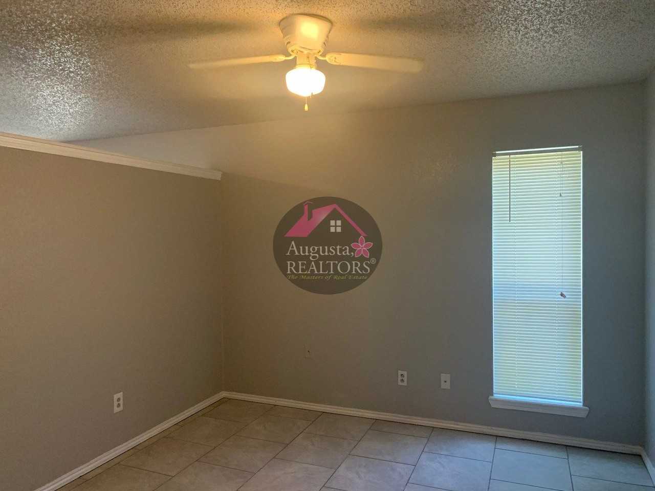 133 N Jefferson St #C - Photo 5 of 8