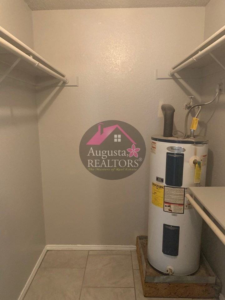 133 N Jefferson St #C - Photo 6 of 8