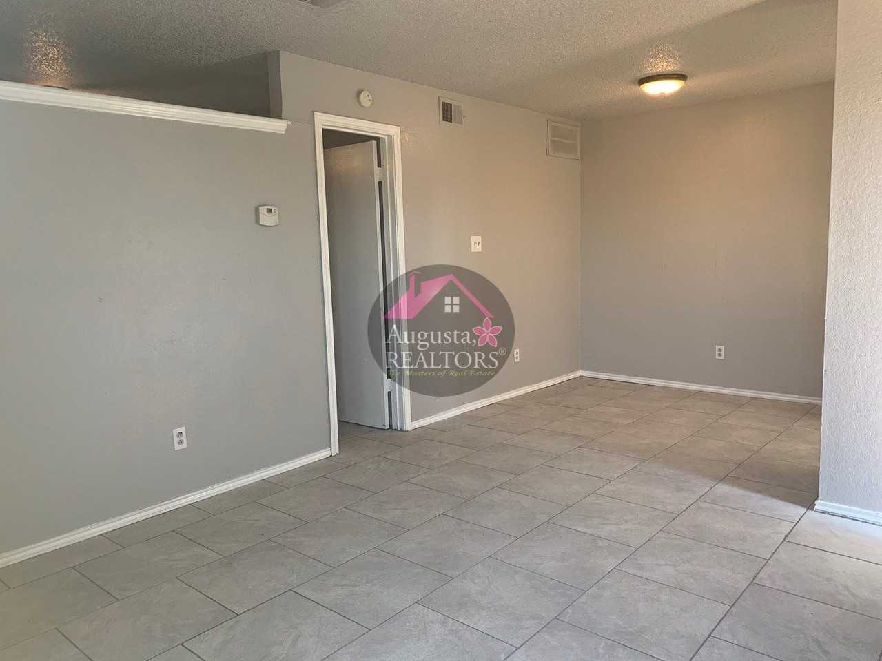 133 N Jefferson St #C - Photo 7 of 8