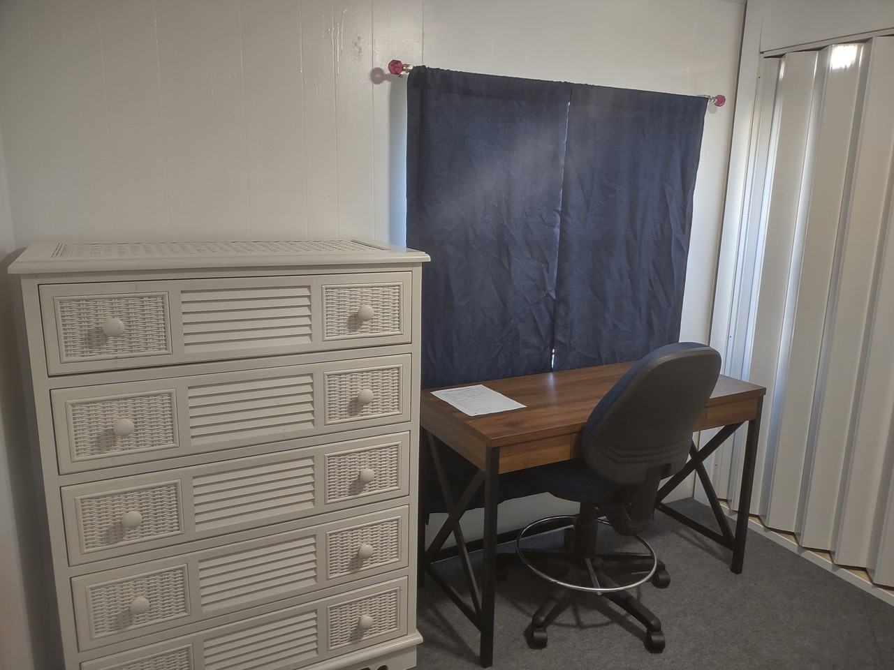 6122 141st Avenue North - Photo 2 of 6