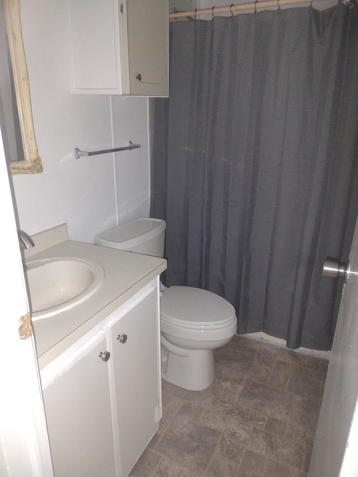 6122 141st Avenue North - Photo 3 of 6